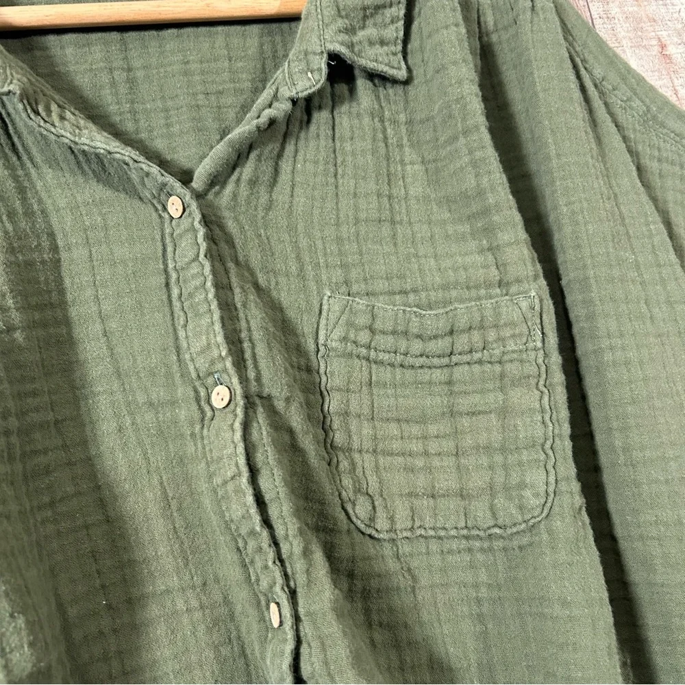Old Navy XL Olive Green Gauze Button Boxy Cropped Shirt Normcore - Picture 2 of 5